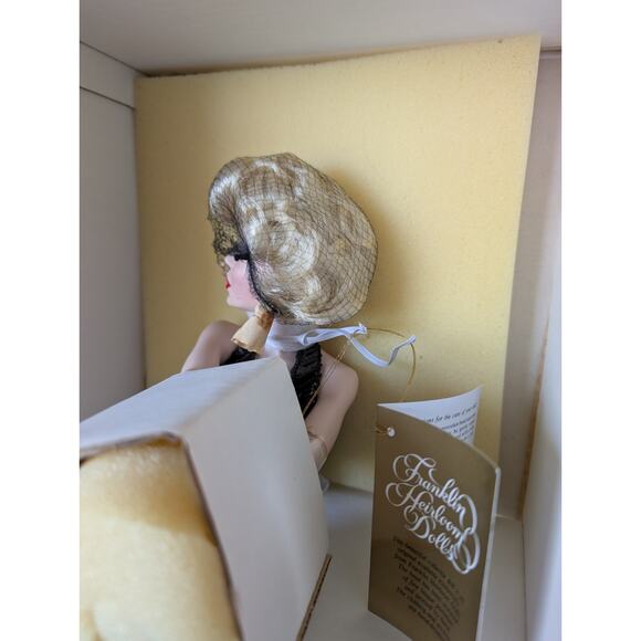 Franklin Mint Heirloom Doll Marilyn Monroe Glittering Glamorous Golden Doll RARE - Picture 4 of 8
